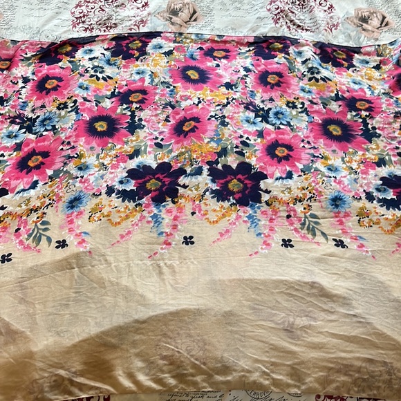 Beautiful floral Aldo scarf super versatile. - Picture 6 of 9